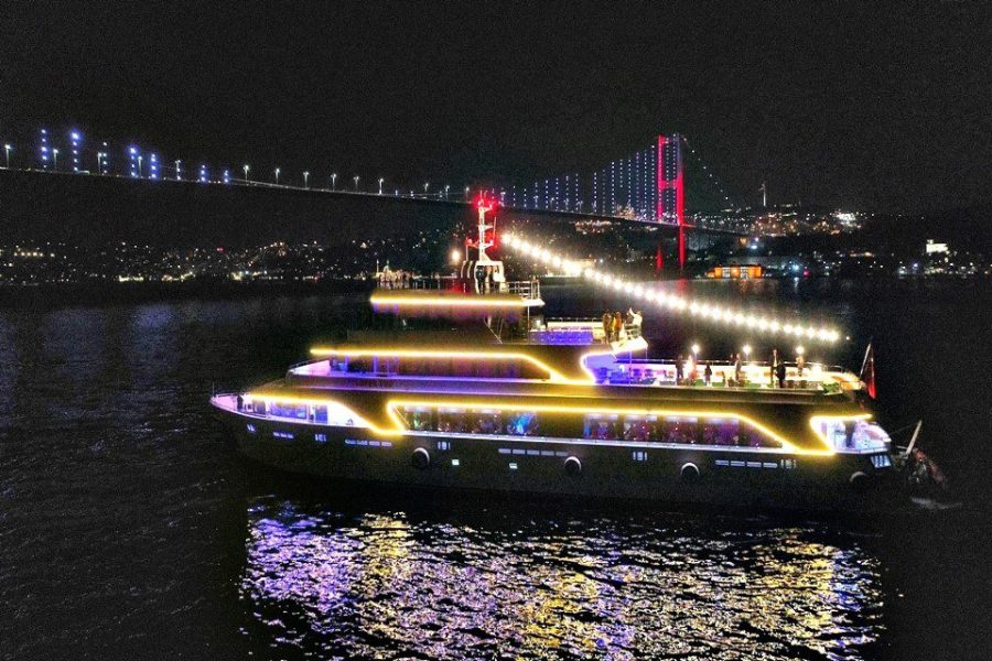 Bosphorus Dinner Cruise İstanbul