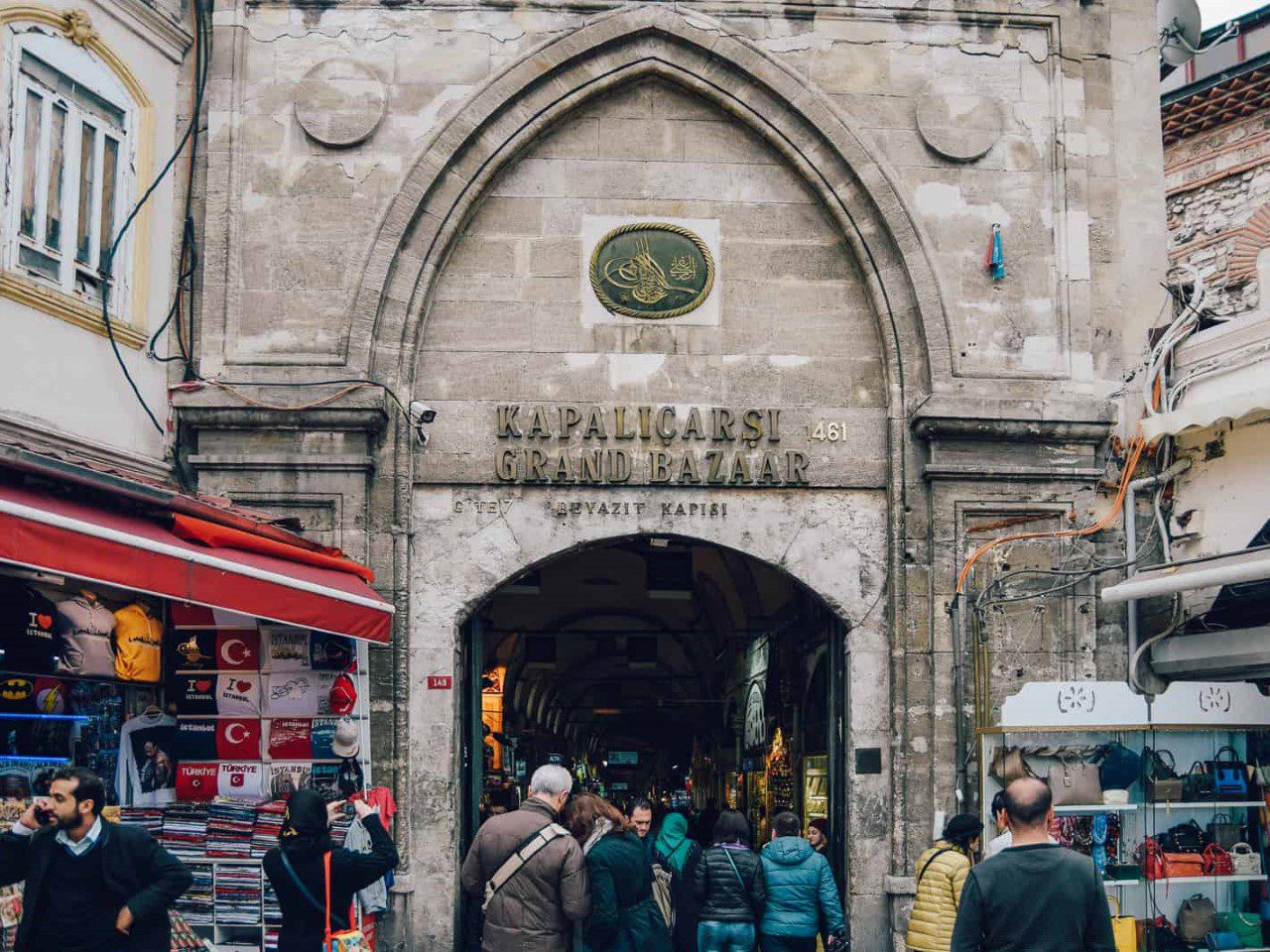 Istanbul Grand Bazaar: Exploring Historical Shopping Gem