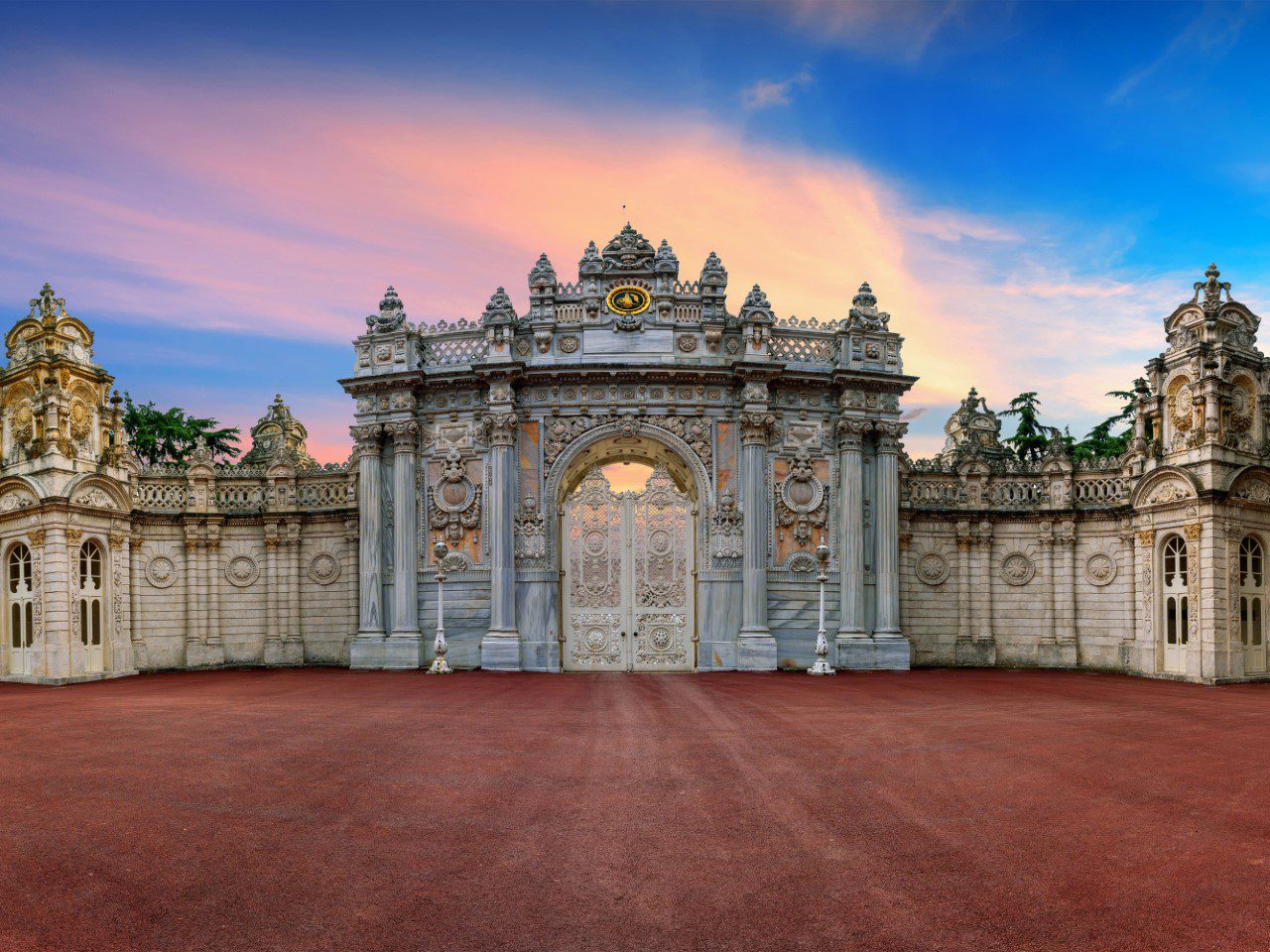 Dolmabahce Palace: A Majestic Treasure