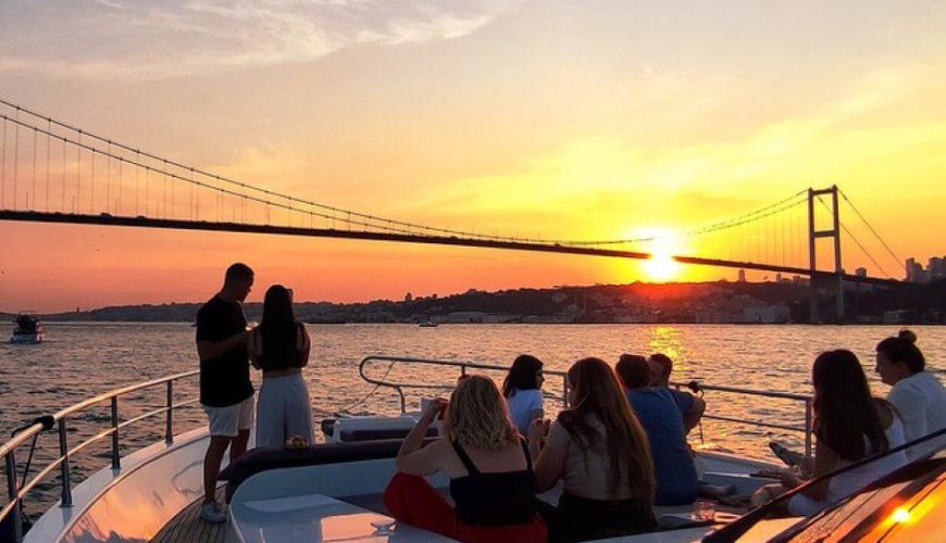 Experiencing a Mesmerizing Sunset Cruise in Istanbul